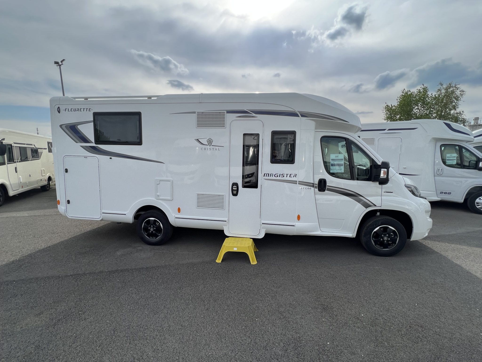 FLEURETTE MAGISTER 70 LMF CRISTAL 3CF Camping Car Centre France