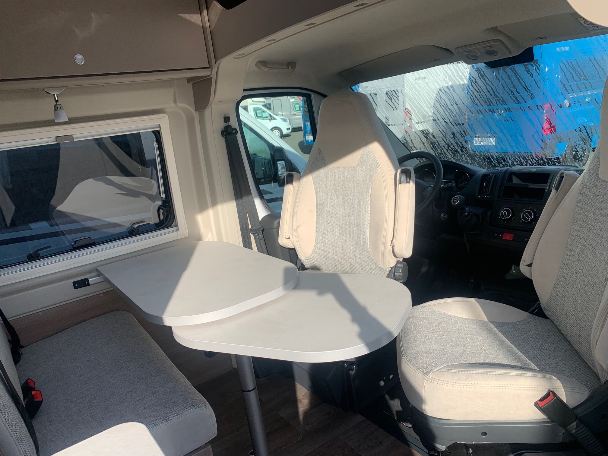 CARADO CVE 600 - 3CF - Camping Car Centre France