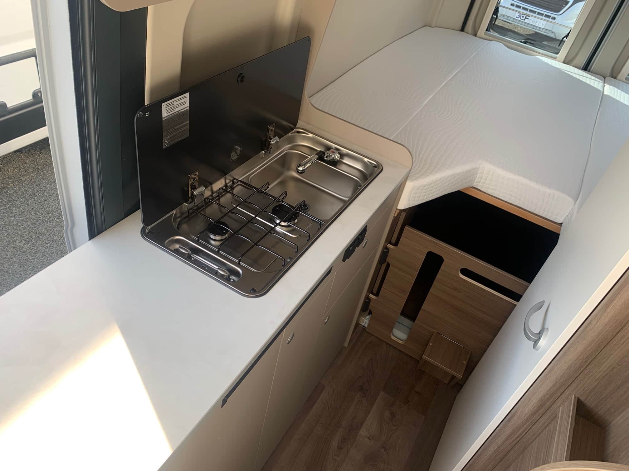 CARADO CVE 640 - 3CF - Camping Car Centre France