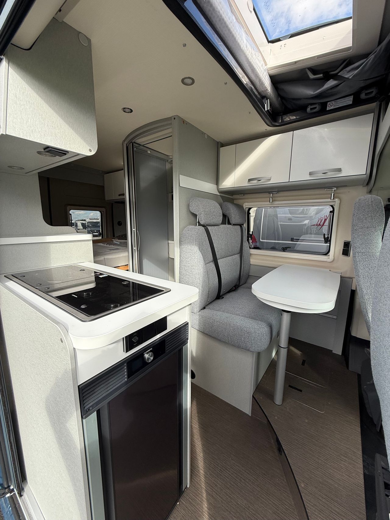 Hymer Camper Vans FREE 540 Blue édition