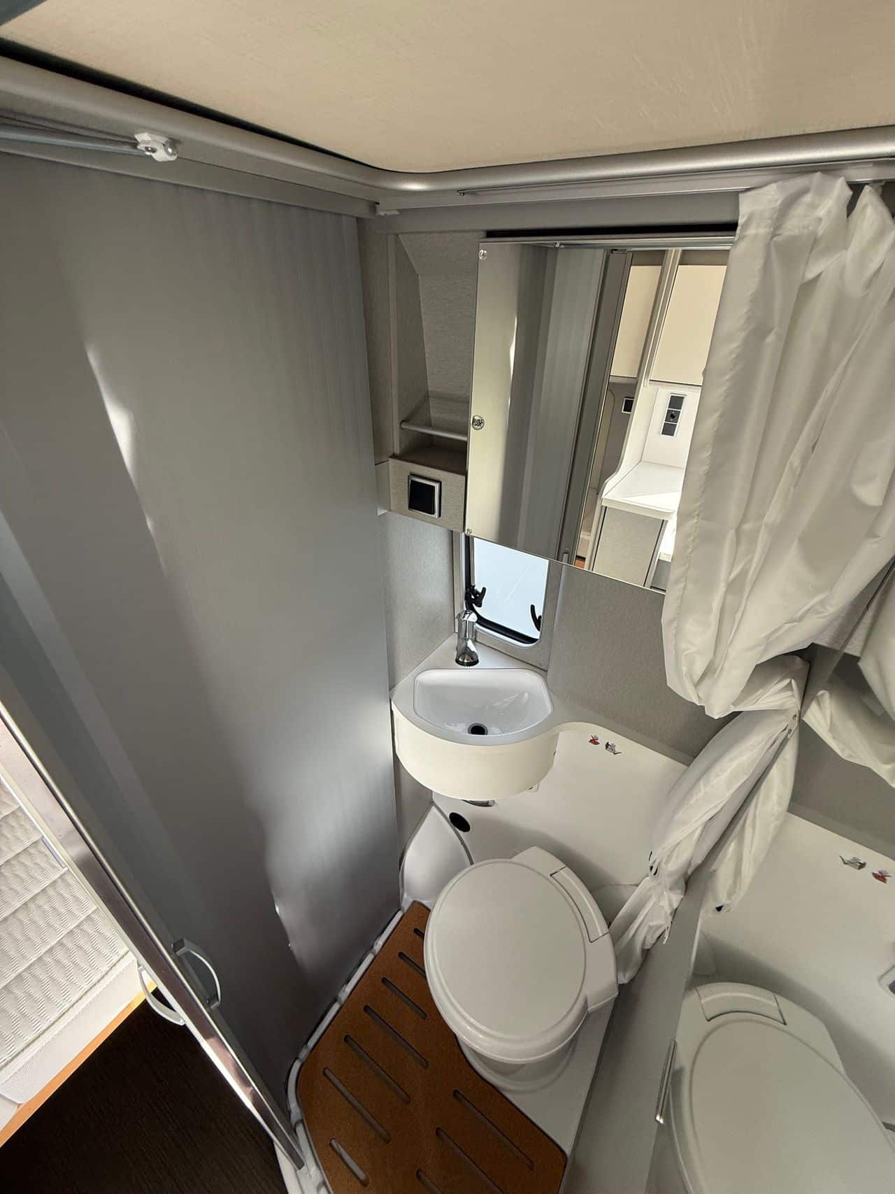 Hymer Camper Vans FREE 540 Blue édition