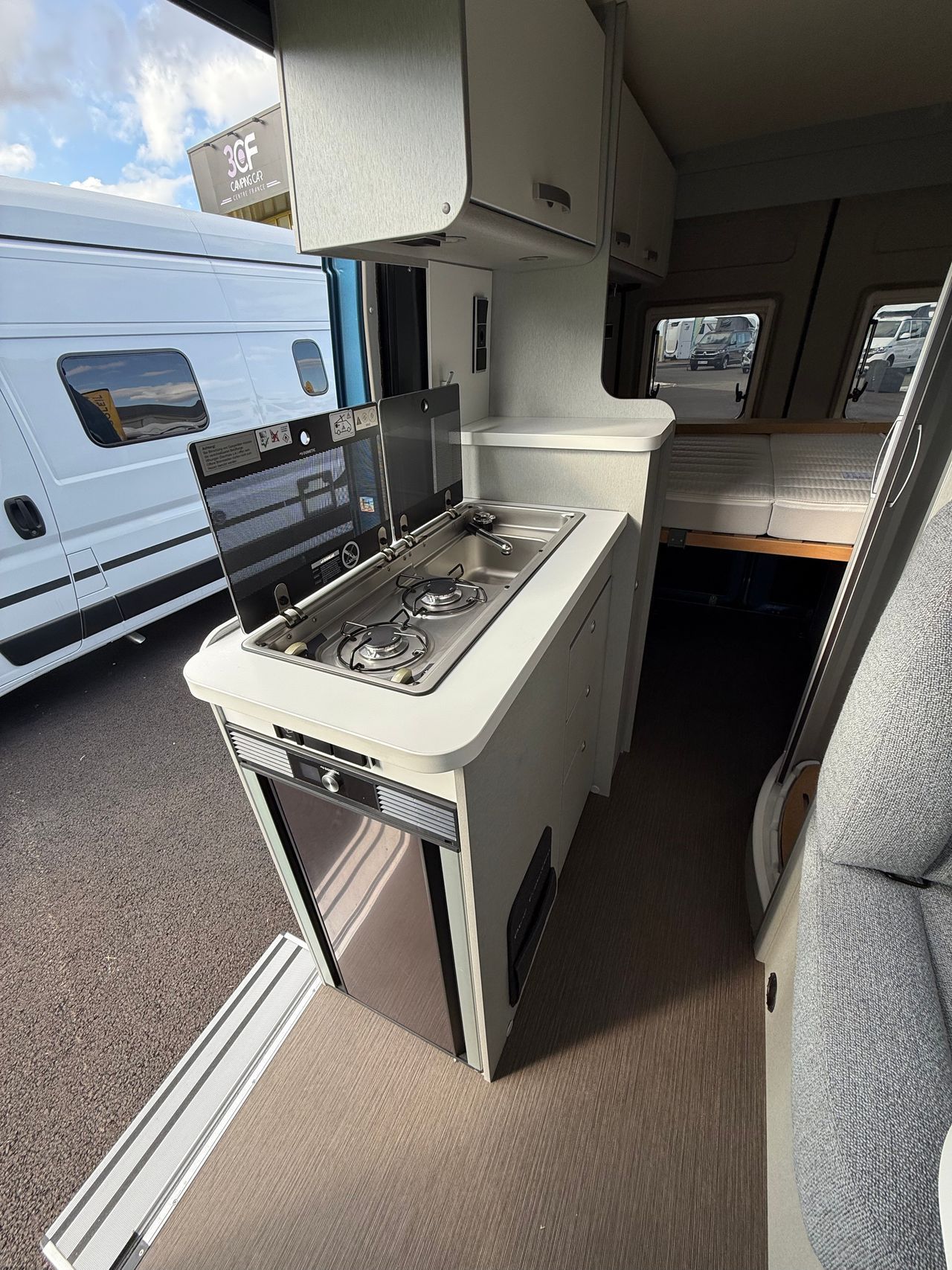 Hymer Camper Vans FREE 540 Blue édition