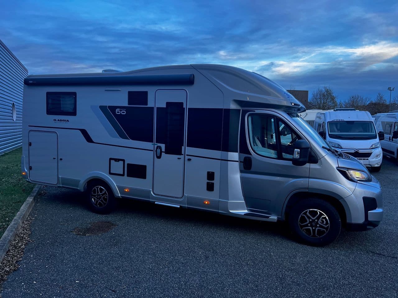 Adria MATRIX 650 DC PACK ANNIVERSAIRE BOITE AUTO 2026