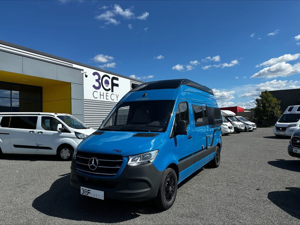 Hymer Camper Vans FREE 600S  BLUE EVOLUTION