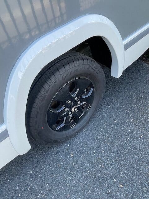 Challenger 328 ETAPE EDITION