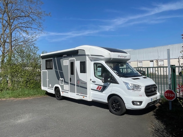 Challenger 328 ETAPE EDITION