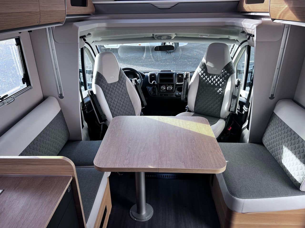 Adria MATRIX 650 DC PACK ANNIVERSAIRE BOITE AUTO 2026