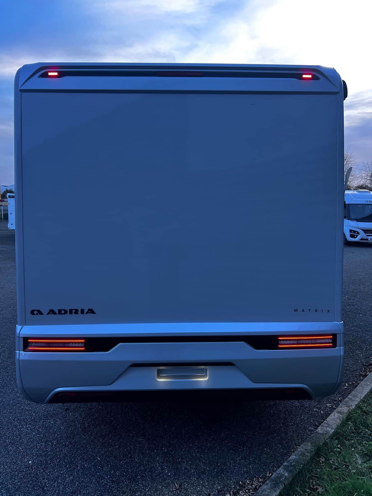 Adria MATRIX 650 DC PACK ANNIVERSAIRE BOITE AUTO 2026