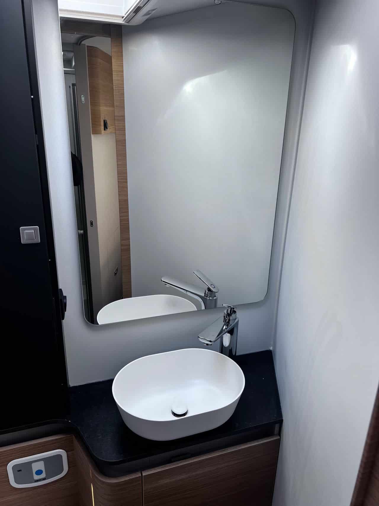 Adria MATRIX 650 DC PACK ANNIVERSAIRE BOITE AUTO 2026