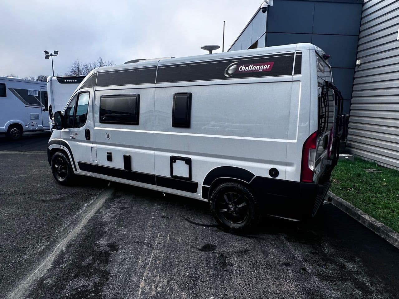 Challenger V114 MAX ROAD EDITION VIP