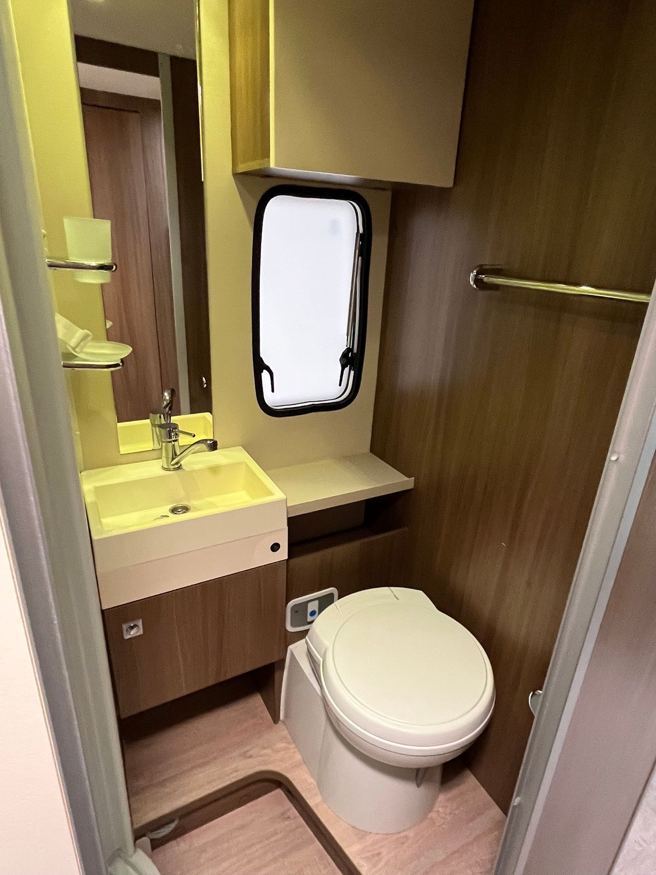 Challenger GENESIS 296