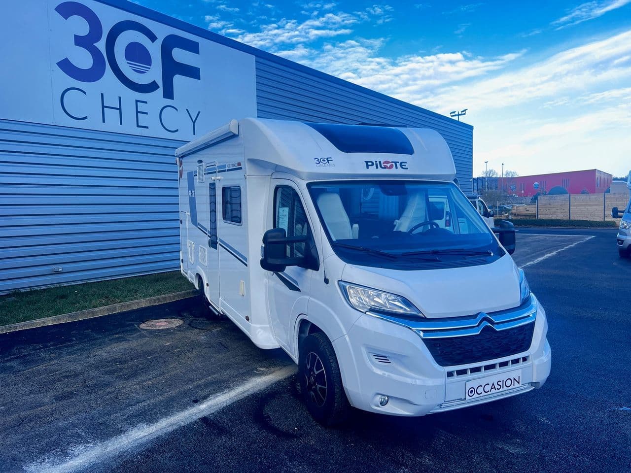 Pilote P696D EVIDENCE