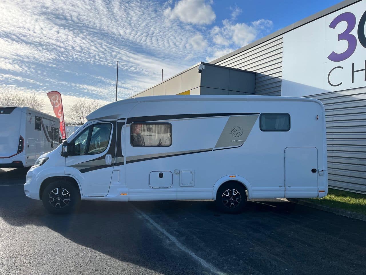 Knaus VAN TI PLATINIUM 650 MG