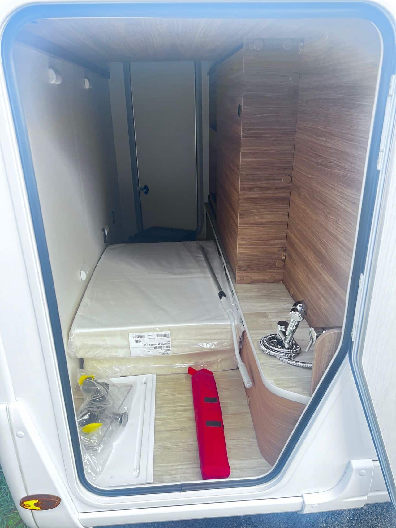 Pilote P696D EVIDENCE