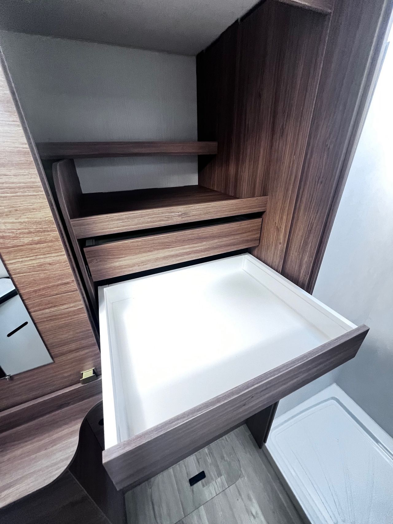 Pilote P696D EVIDENCE