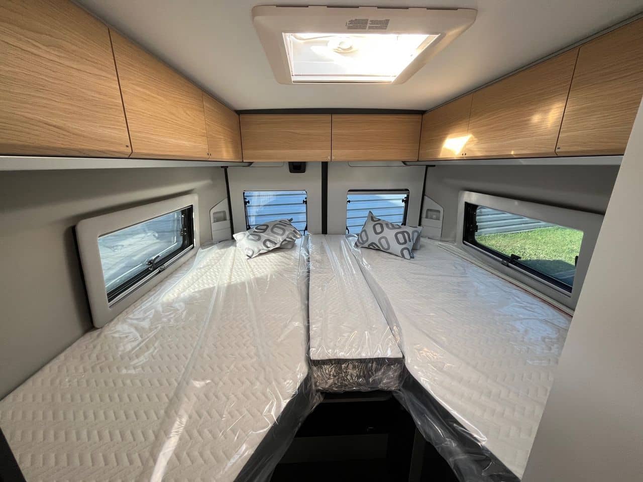 Adria TWIN 640SLB 60 YEARS