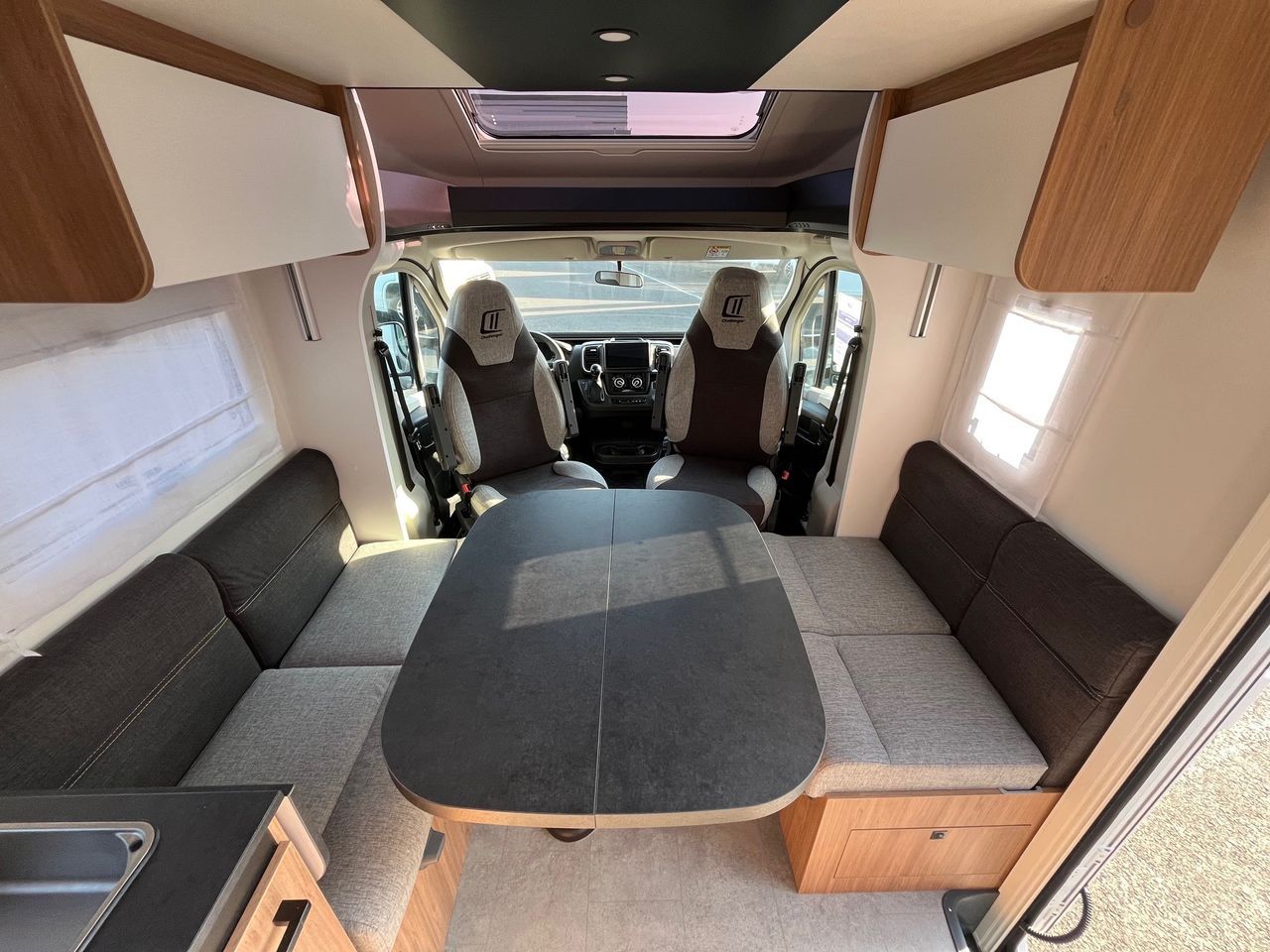 Challenger 318 COSY EDITION