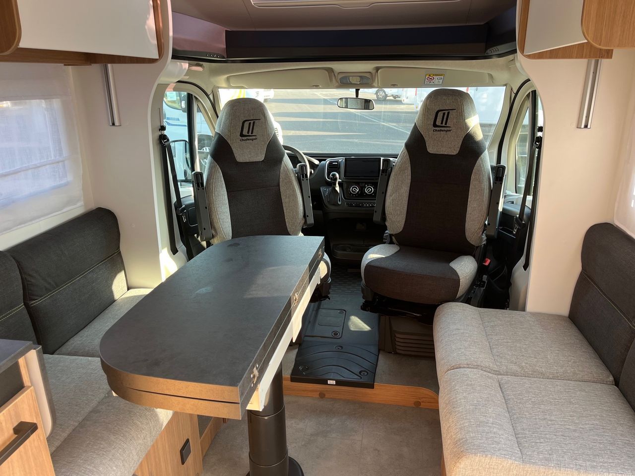 Challenger 318 COSY EDITION